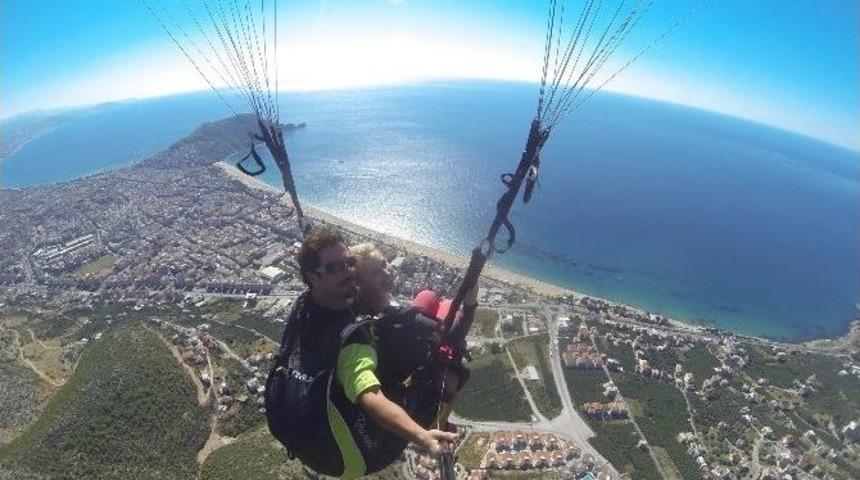 Turizme &lsquo;yama&ccedil; Paraş&uuml;t&uuml;&rsquo; Katkısı