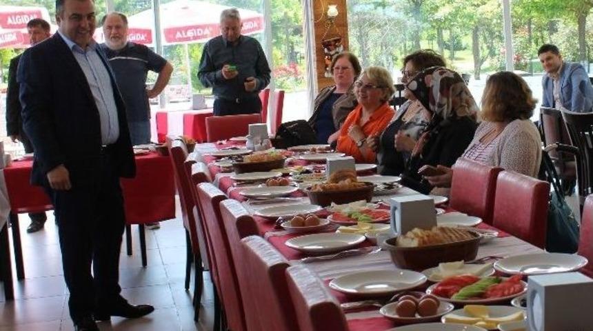 Başkan Erener, Engelliler İle Kahvaltıda Bir Araya Geldi