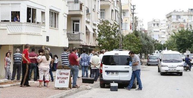 Cinnet Getiren Amca Kan Döktü: 1 Ölü, 1 Yaralı