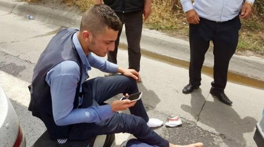 Tır&rsquo;a Arkadan &Ccedil;arpan Otomobildeki Gen&ccedil;ler Yaralandı