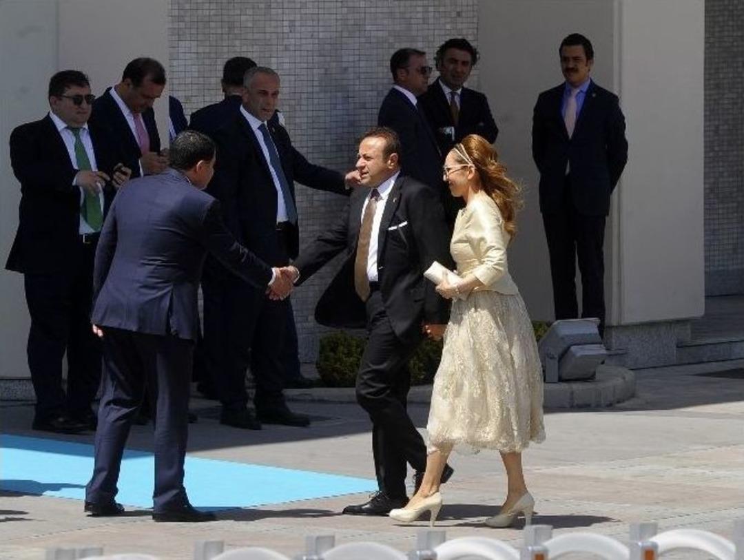 Konuklar, S&uuml;meyye Erdoğan&rsquo;ın Nikah T&ouml;renine Gelmeye Başladı