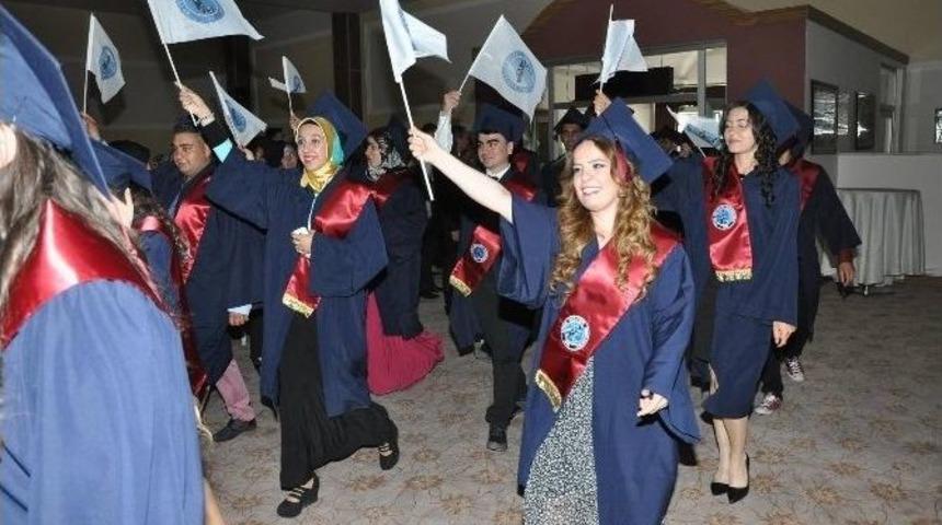 Sandıklı Myo&rsquo;da Mezuniyet T&ouml;reni