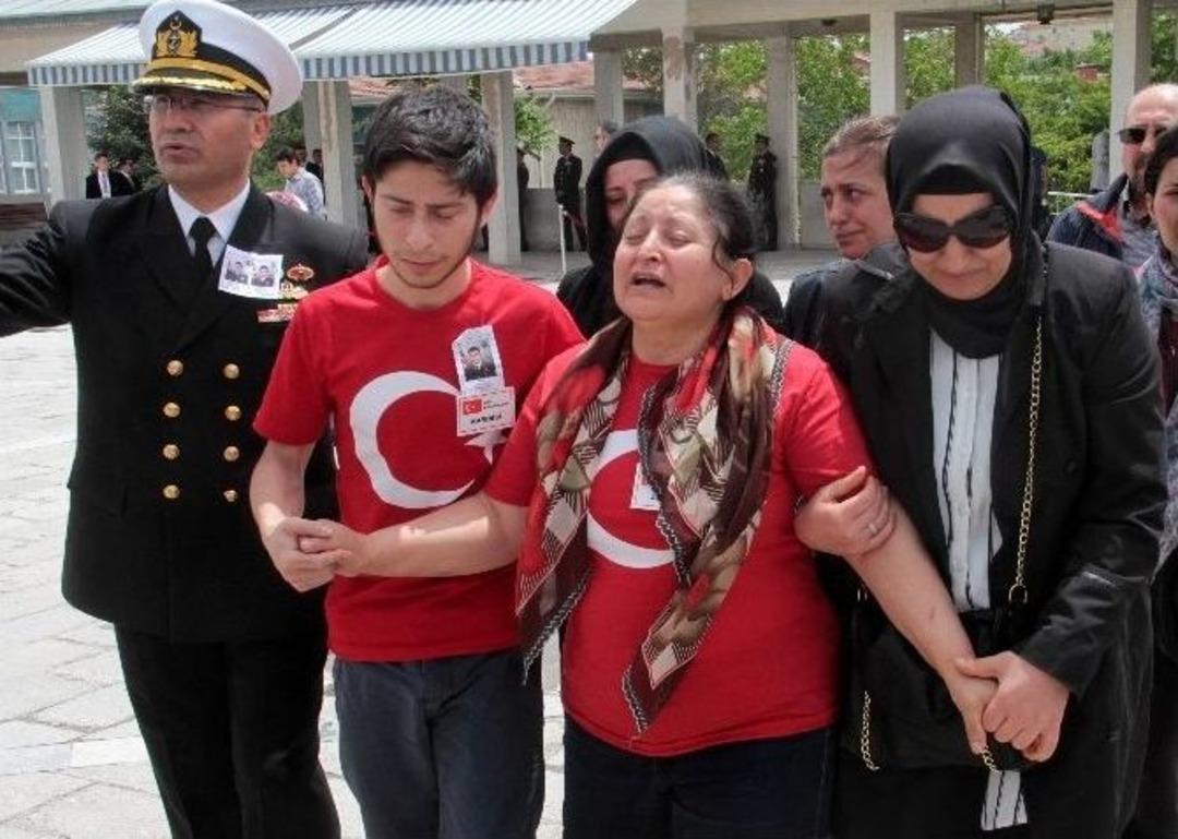 Ankara Şehitlerini Uğurladı