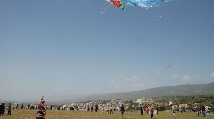 Engelli &Ouml;ğrenciler &lsquo;u&ccedil;urtma Şenliği&rsquo;nde Aileleri İle Birlikte Eğlendi