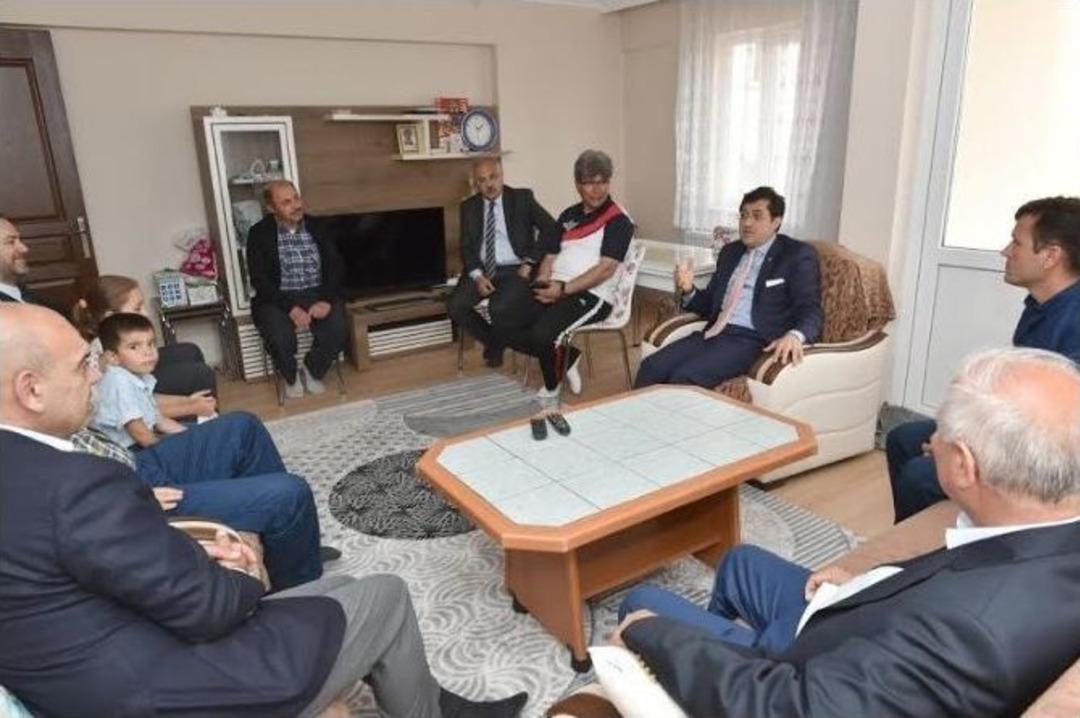 Başkan Hazinedar Somalı Madencileri Unutmadı