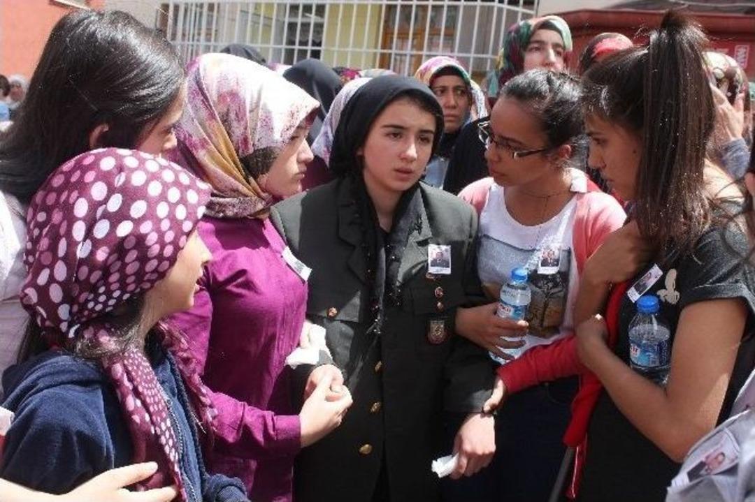 Niğdeli Şehit Uzman &Ccedil;avuş Fatih &Ouml;zdemir Dualarla Son Yolculuğuna Uğurlandı