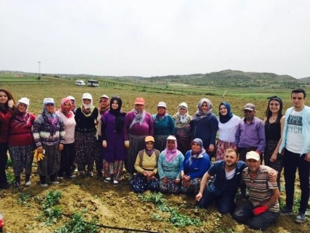 Ak Gen&ccedil;ler &Ccedil;ift&ccedil;ileri Unutmadı