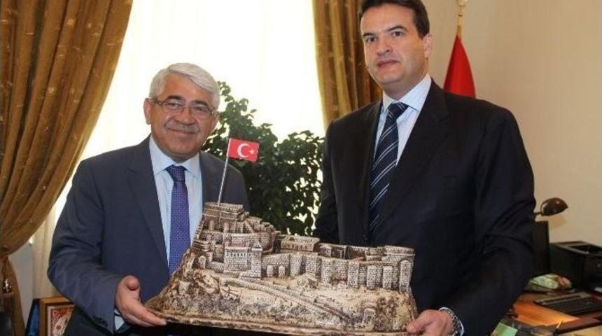 Kars Belediye Başkanı&rsquo;ndan Tebriz Başkonsolosu &Ccedil;akıray&rsquo;a Ziyaret