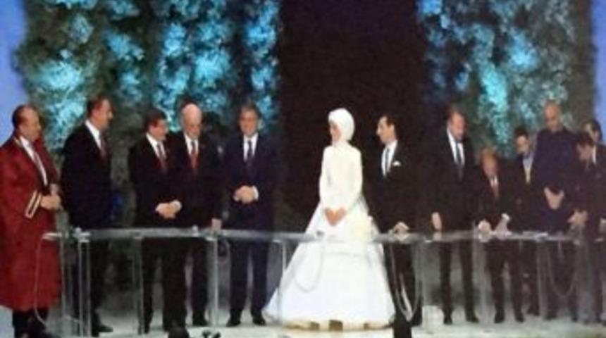 S&uuml;meyye Erdoğan İle Sel&ccedil;uk Bayraktar D&uuml;nya Evine Girdi