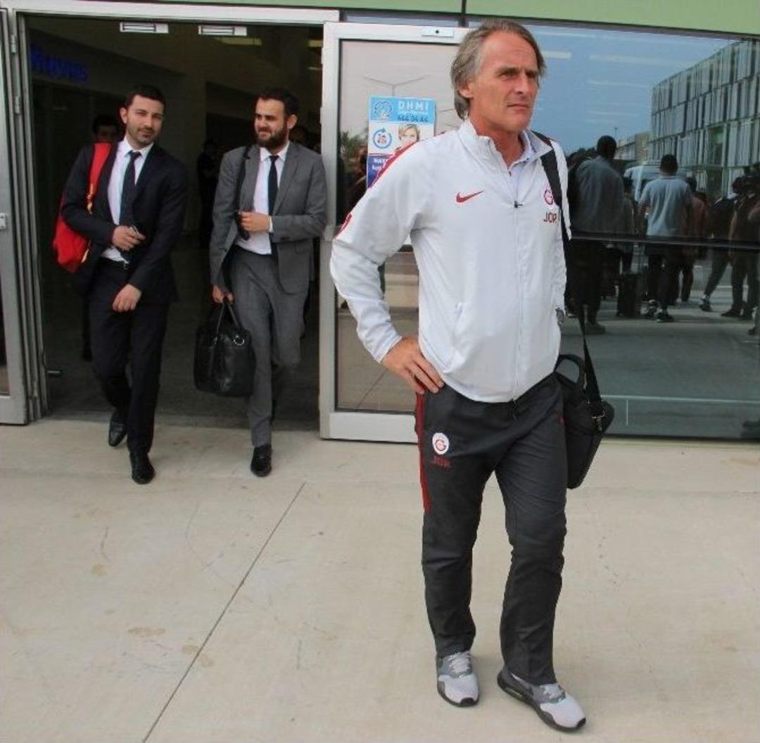 Galatasaray&rsquo;a İzmir&rsquo;de S&ouml;n&uuml;k Karşılama