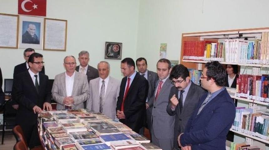 Cezaevinde K&uuml;t&uuml;phane A&ccedil;ılışı