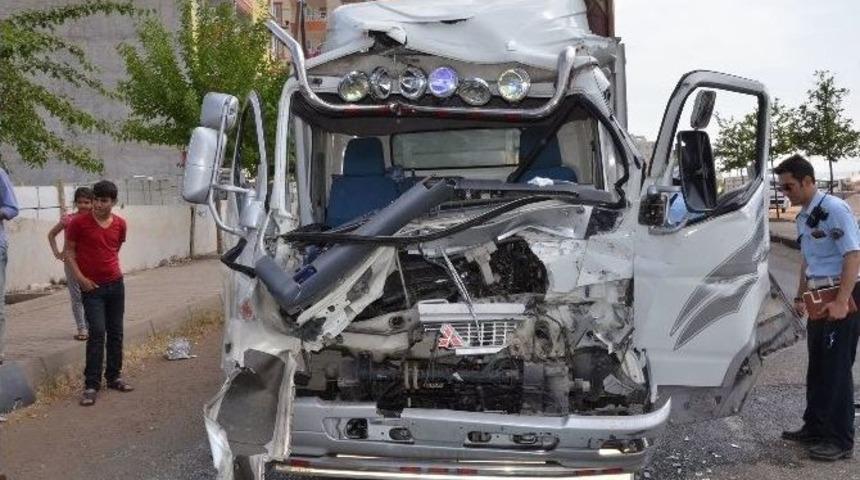 Siverek&rsquo;te Trafik Kazası: 5 Yaralı