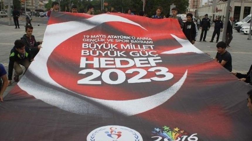 Gen&ccedil;lik Haftası T&ouml;renle Başladı