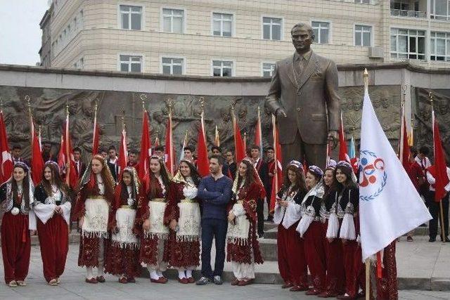 Gençlik Haftası Törenle Başladı