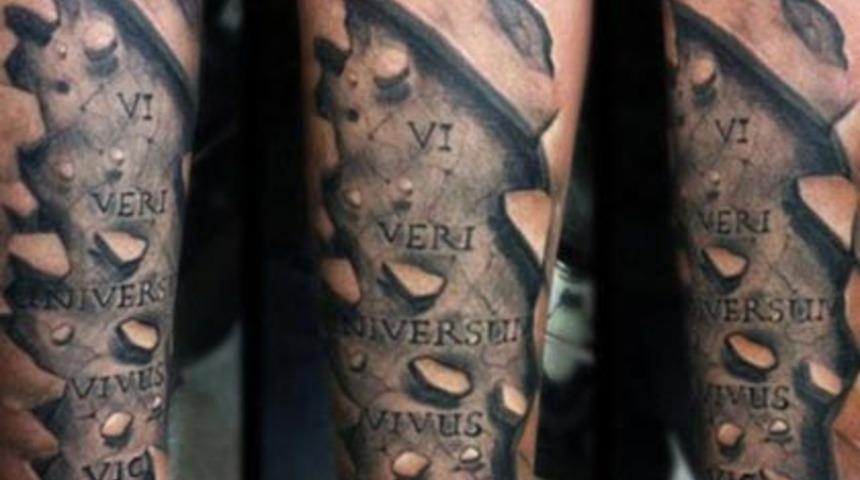 Sevgilisinin y&uuml;z&uuml;ne &ouml;yle bir şey yaptı ki..