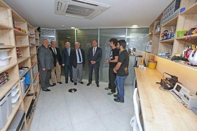 Fikirleri Yatırımcıyla Buluşturan Merkez 1