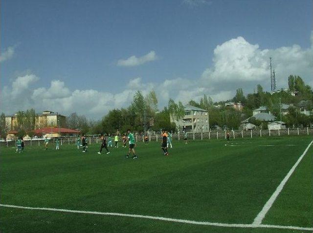 Malazgirt’te Liseler Arası Futbol Turnuvası Düzenledi