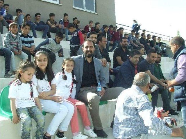 Malazgirt’te Liseler Arası Futbol Turnuvası Düzenledi