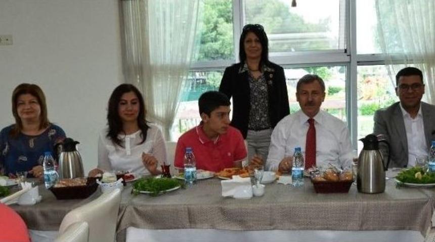 &Ouml;zdağ: &ldquo;engelliler İ&ccedil;in Farkındalıklar Oluşturmalıyız&rdquo;