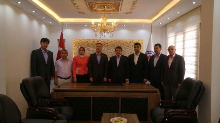 Tanrıverdi&rsquo;den Eğitim-bir-sen&rsquo;e Ziyaret