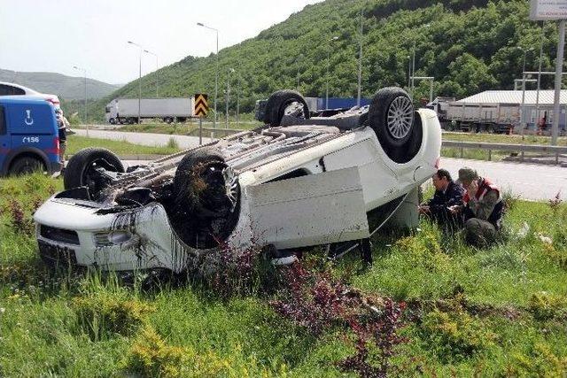 Hasta Ziyaretine Giden Otomobil Takla Attı: 5 Yaralı