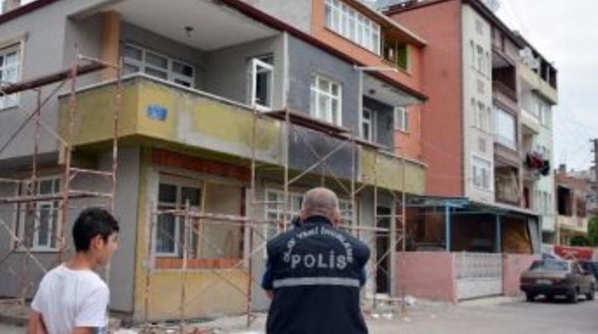 Evden Şarja Takılı Telefonu &Ccedil;aldılar