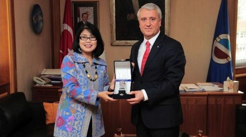 Terbuka Üniversitesi’nden Anadolu Üniversitesi’ne Ziyaret