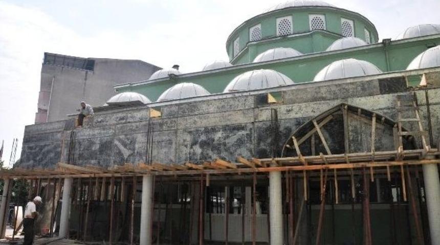 Yeşil Cami&rsquo;deki &Ccedil;alışmalar Ramazan&rsquo;a Kadar Tamamlanacak