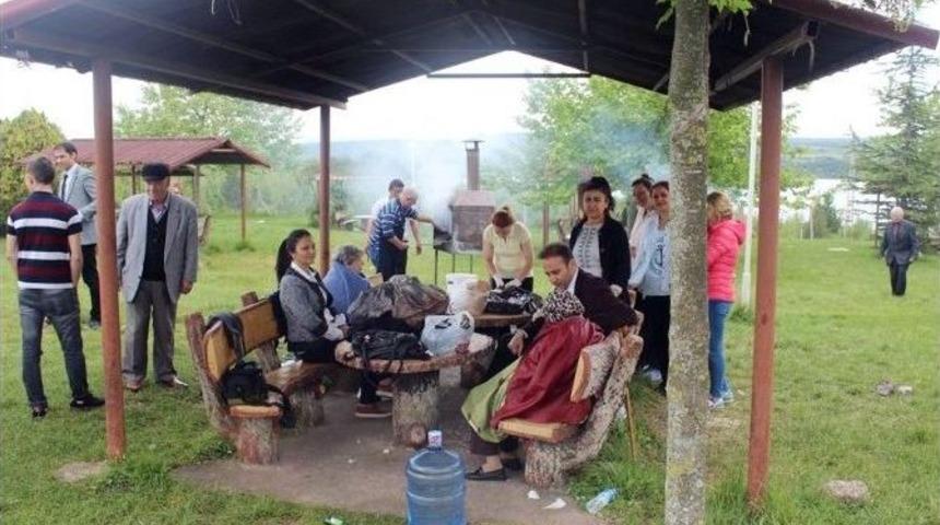 Yaşlıların Barbekü Keyfi