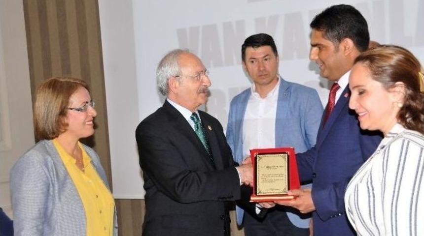 Kılı&ccedil;daroğlu, Van Kadınlar Buluşmasına Katıldı