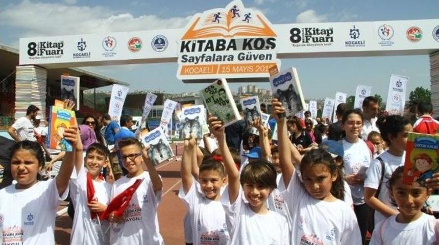 Kocaeli&rsquo;nde 10 Bin Kişi Kitap İ&ccedil;in Koştu