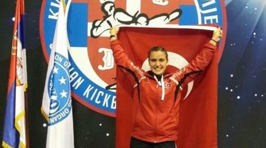 Seren Erkış, Avrupa &Uuml;&ccedil;&uuml;nc&uuml;s&uuml; Oldu