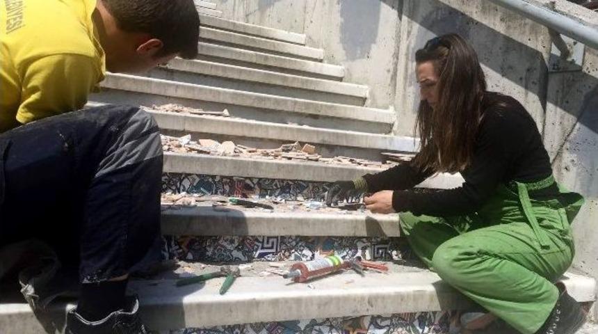 Bursa&rsquo;nın Duvarlarına &Ccedil;iniden G&uuml;zellik