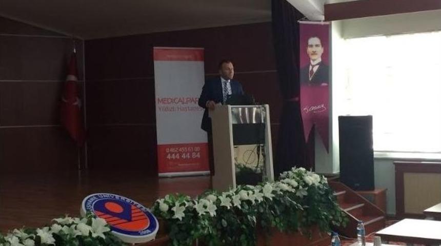 Üniversite Öğrencilerine Meslek Seçimi Konusunda Bilgilendirme