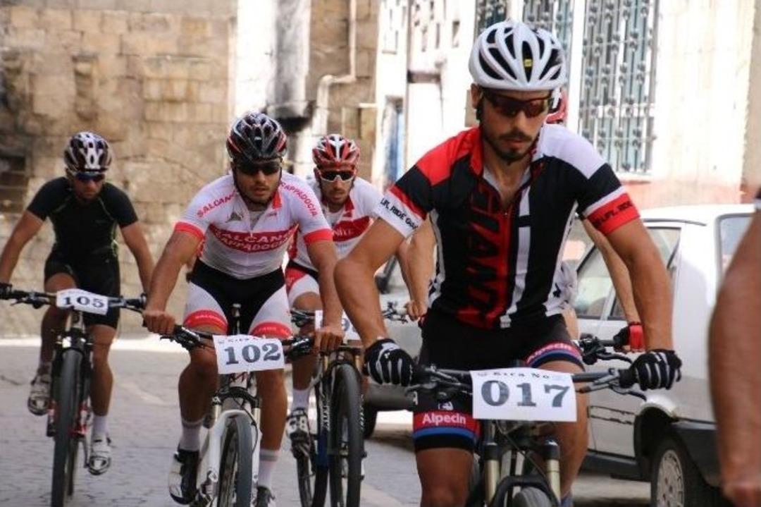 Şanlıurfa Sokaklarında Bisiklet Yarışı Heyecanı Yaşandı