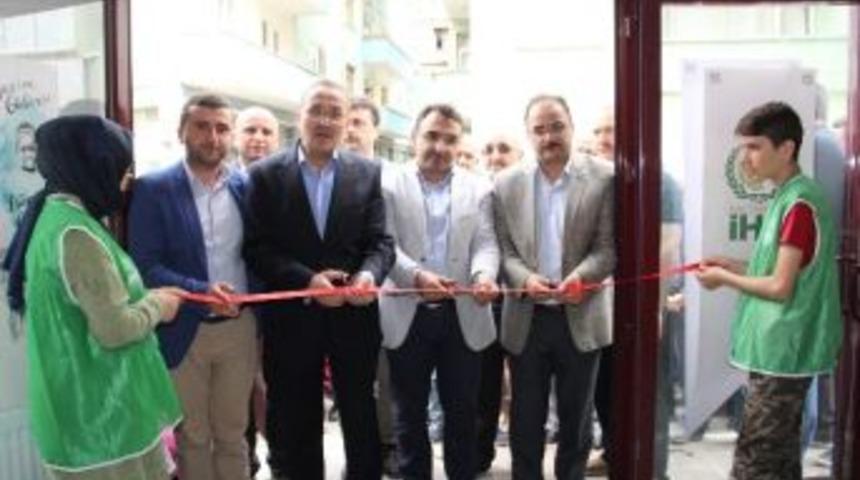 İhh&rsquo;nın Yardım Eli İhtiya&ccedil; Sahibine Ulaştı