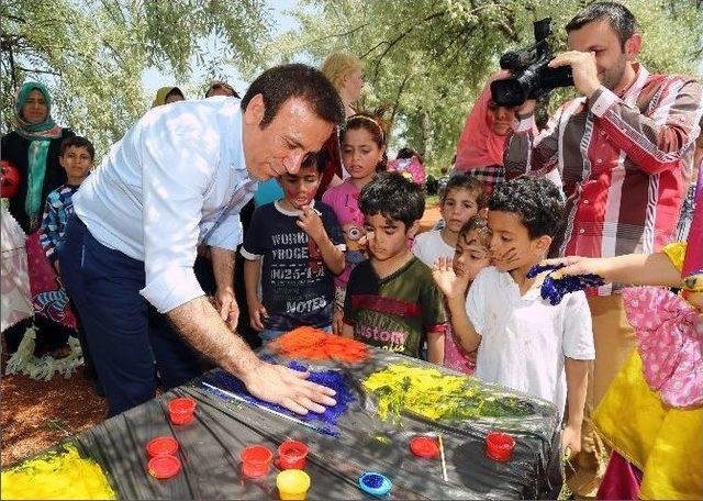 Belediye Başkanı Gen&ccedil;&rsquo;ten Misafir Yetim &Ccedil;ocuklara Kardeş Eli 2