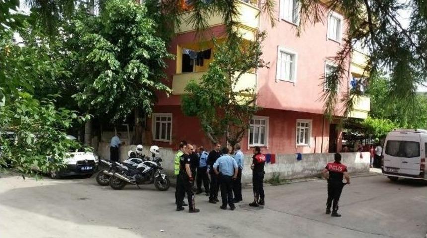 Mahalle Kavgası Polisi Alarma Ge&ccedil;irdi