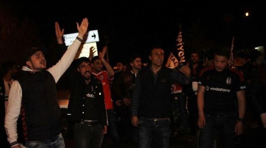 Şampiyonluk Sonrası Coşkulu Kutlama