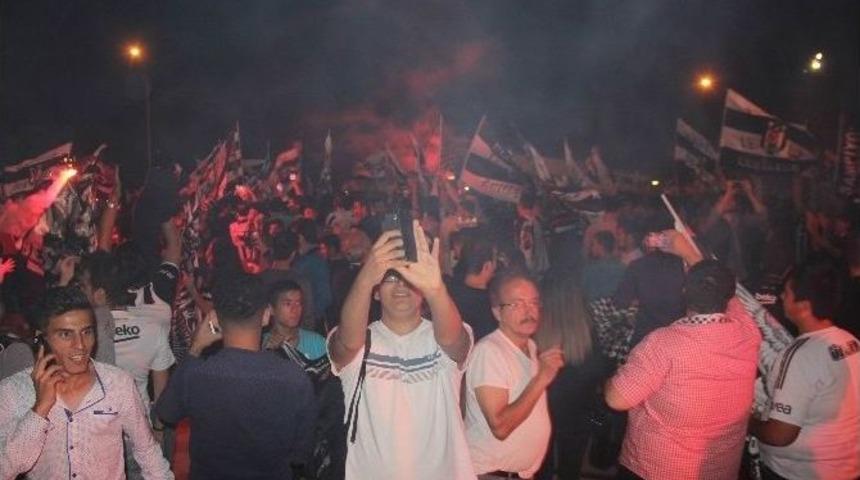 Gaziantep&rsquo;te Beşiktaş&rsquo;ın Şampiyonluğu Doyasıya Kutlandı