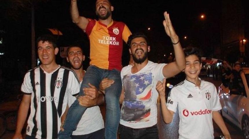 Şampiyonluğu Galatasaray Ve Beşiktaşlılar Birlikte Kutladı