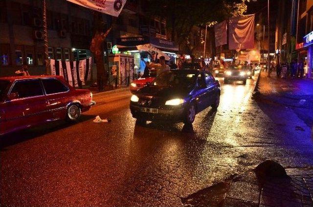 Beşiktaş’ın Şampiyonluğunu Yağmur Altında Kutladılar