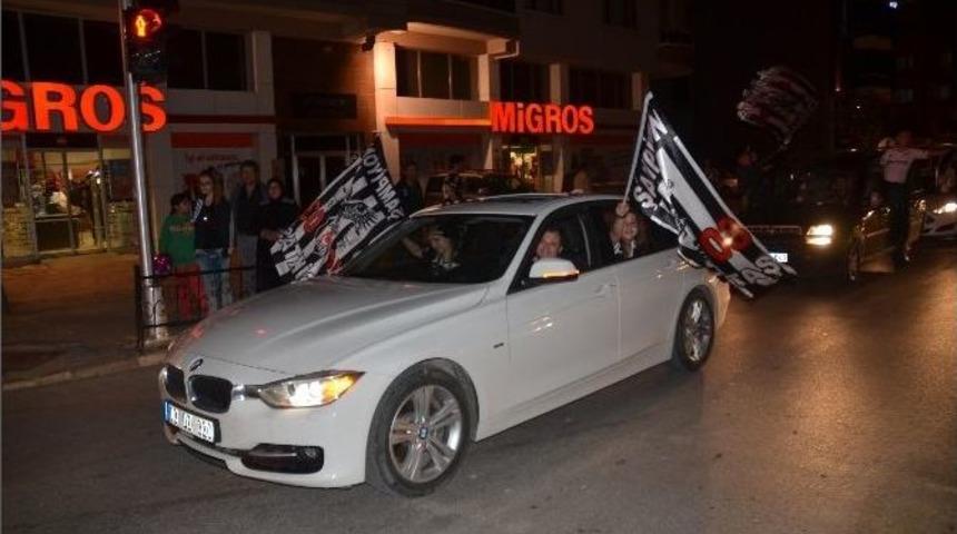 Beşiktaş&rsquo;ın Erken Gelen Şampiyonluğu Afyonkarahisar&rsquo;da Da Kutlandı
