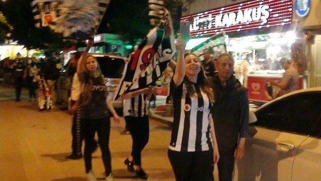 Çorum’da Beşiktaş Taraftarlarından Şampiyonluk Kutlaması