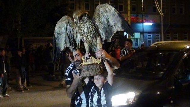 Çorum’da Beşiktaş Taraftarlarından Şampiyonluk Kutlaması