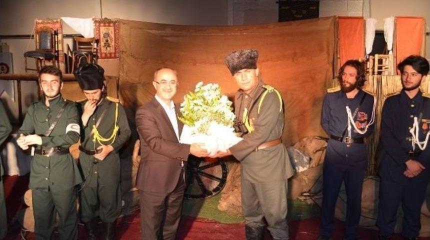 &lsquo;&ccedil;anakkale Şehadet&rsquo; B&uuml;nyanlıları B&uuml;y&uuml;ledi