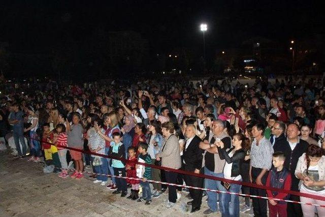 Didim’de Grup İmera Konserinde Horonlar Çekildi 2