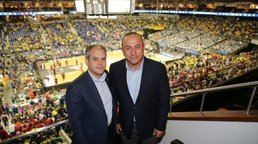 Bakan Kılı&ccedil;, Fenerbah&ccedil;e Erkek Basketbol Takımını Kutladı