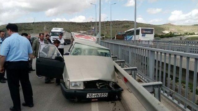 Polisten Ka&ccedil;an S&uuml;r&uuml;c&uuml; Kaza Yapınca Yakalandı 1