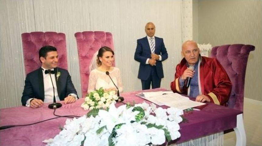 Başkan Altınok &Ouml;z, Duranoğlu Ailesinin Mutluluğuna Ortak Oldu